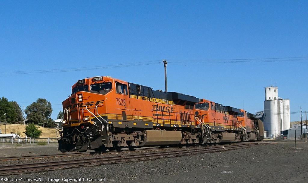 BNSF 7828-BNSF 7401-BNSF 7526